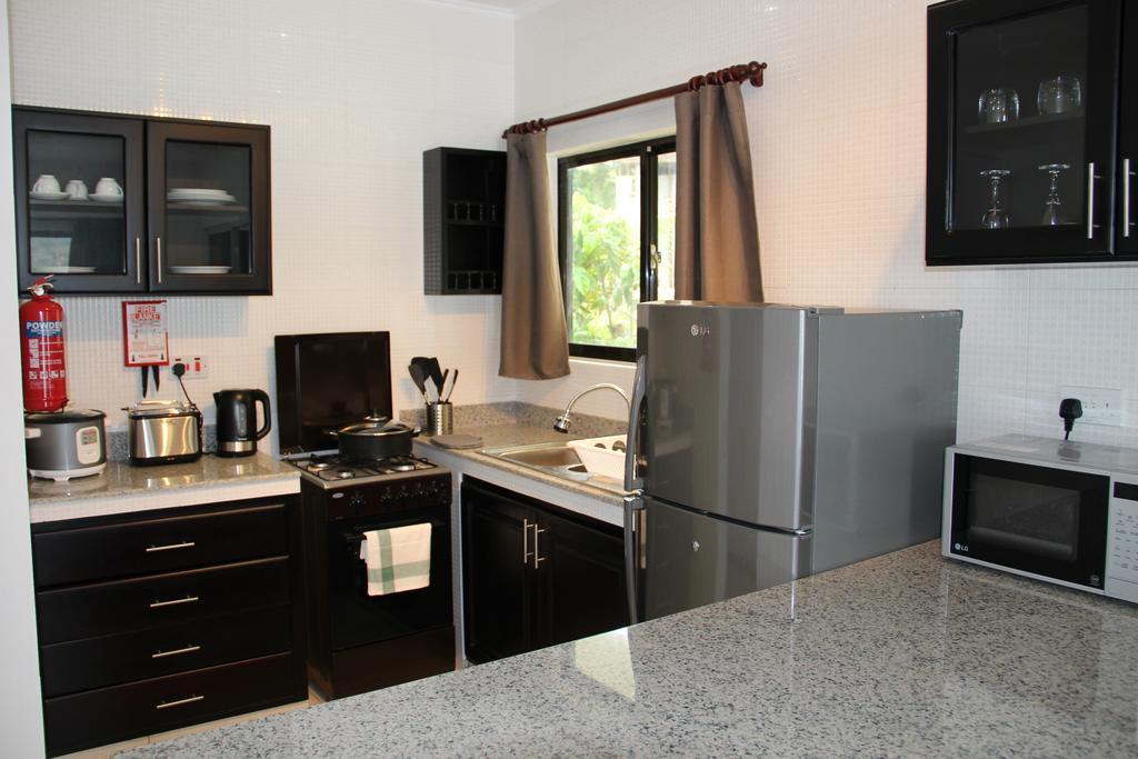 Surfers Cove Apartments Bel Ombre Zewnętrze zdjęcie